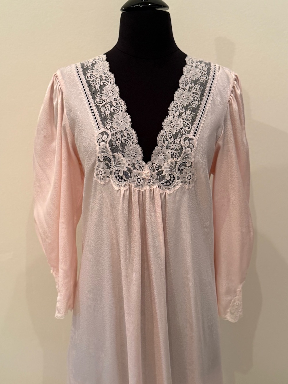 CHRISTIAN DIOR Vintage Lace Trim Pink Nightgown Lingerie Slip Dress Négligée M - Picture 2 of 16
